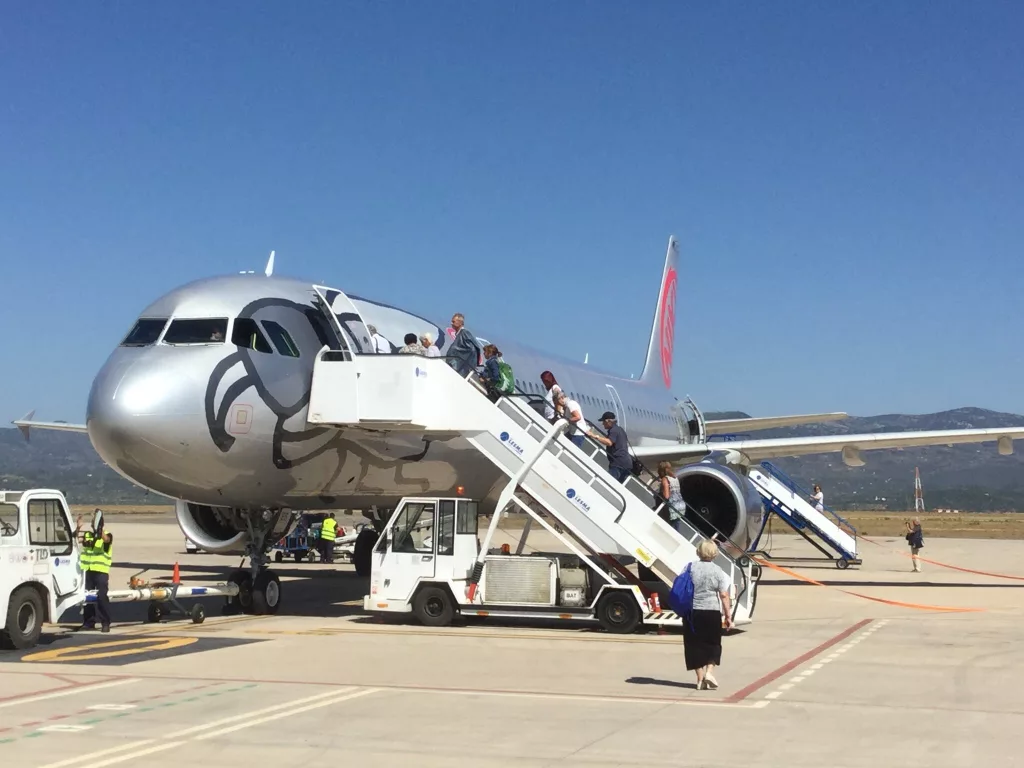 avion aeropuerto de Castellon Alquiler coches con conductor